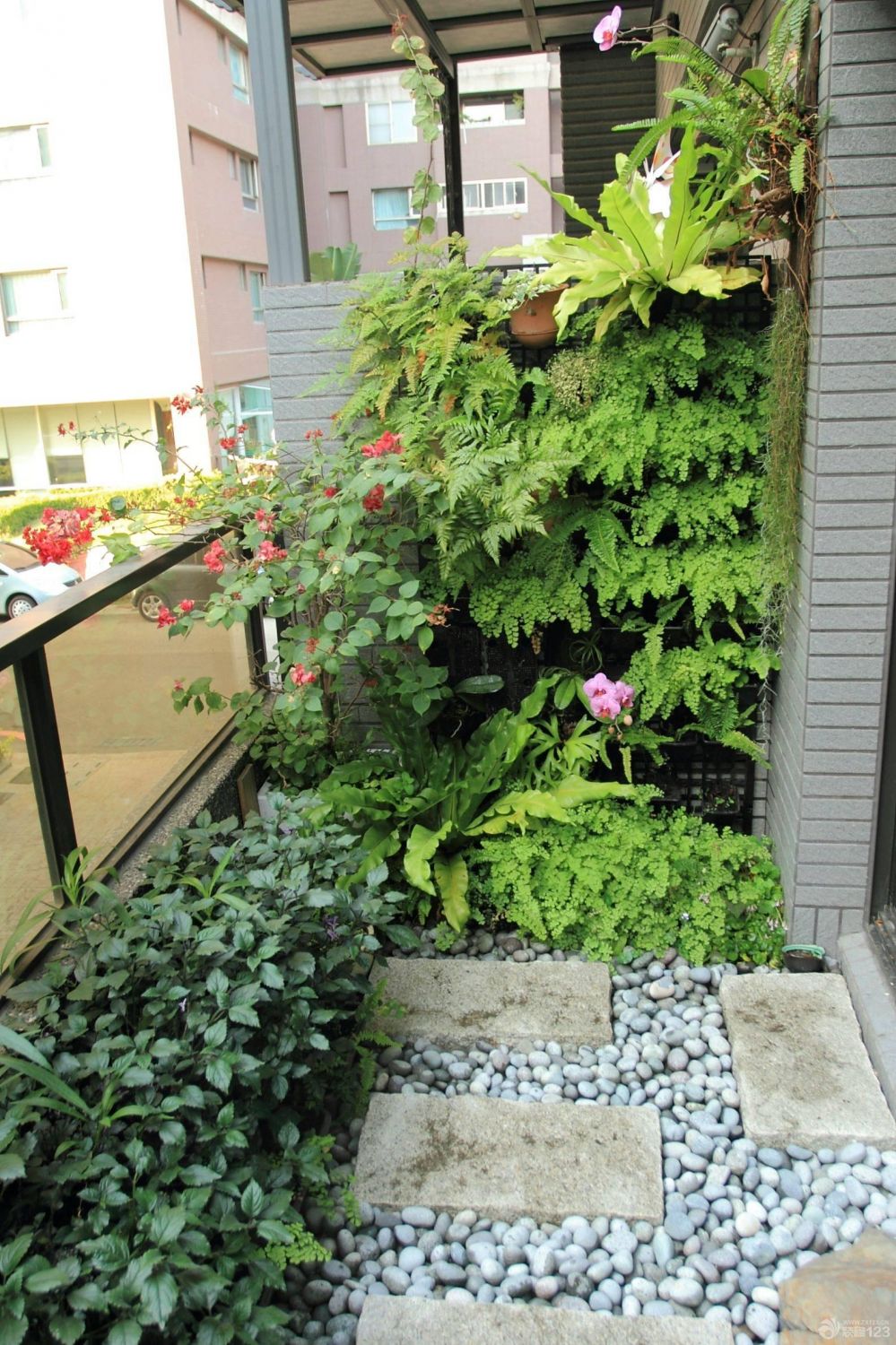 现代简约阳台小花园装修设计效果图图片
