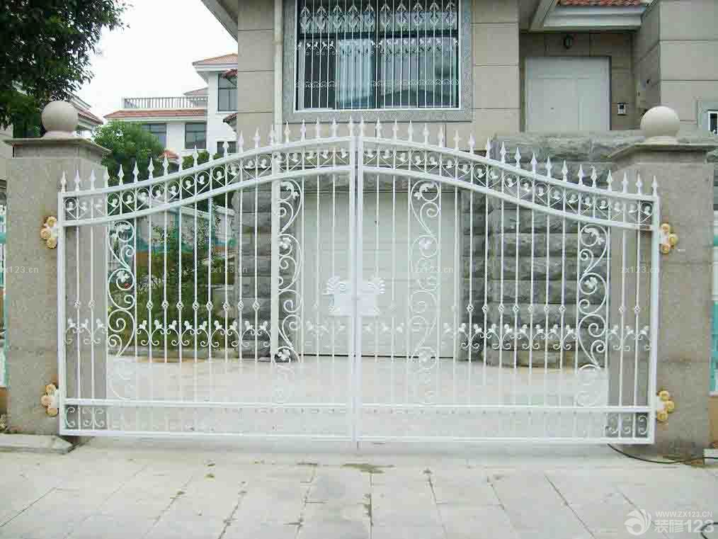 简约风格不锈钢围墙大门装修设计图赏析