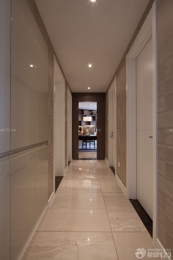 走廊玄关米白色地砖装修图片_装信通网效果图