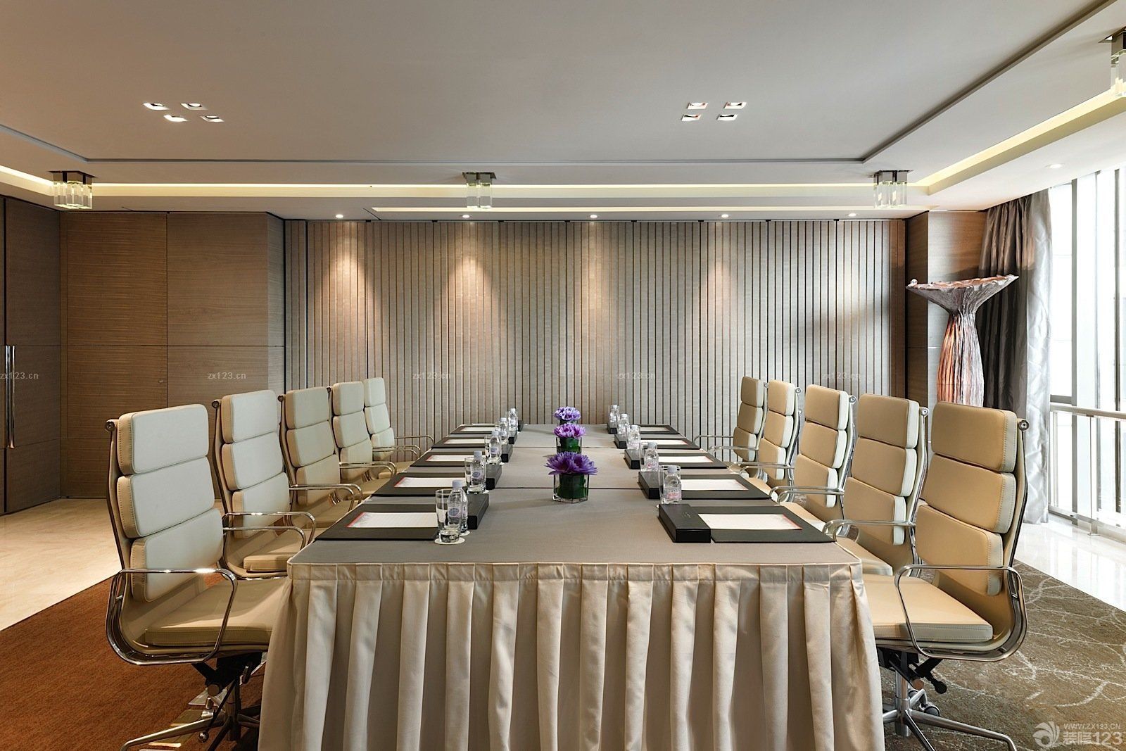 小型会议室简易背景墙效果图